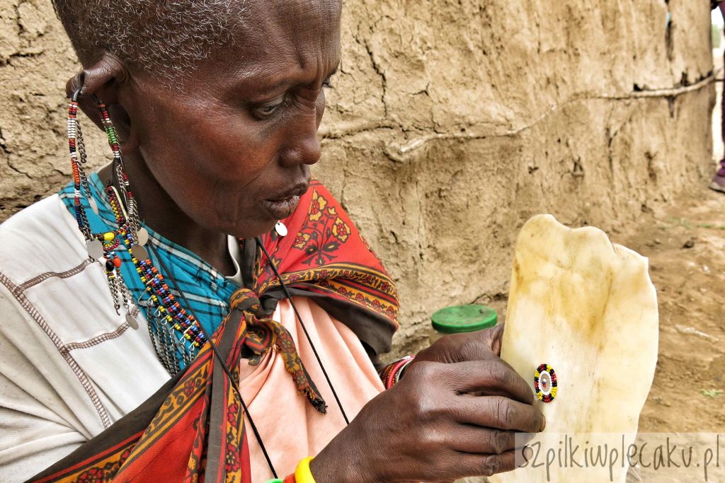 biżuteria Masajów - Szpilki w plecaku - Ewa Chojnowska