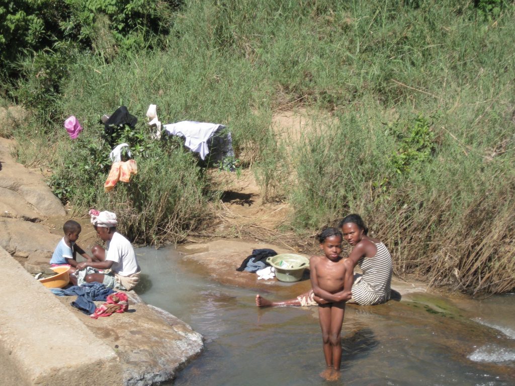 Widokówka: Malgaskie pranie