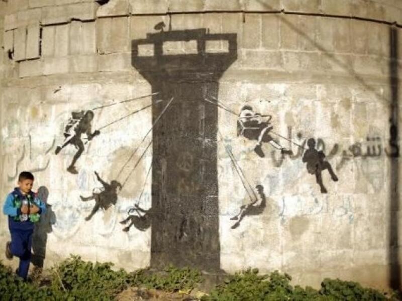 Banksy - Palestyna - wieża karuzela