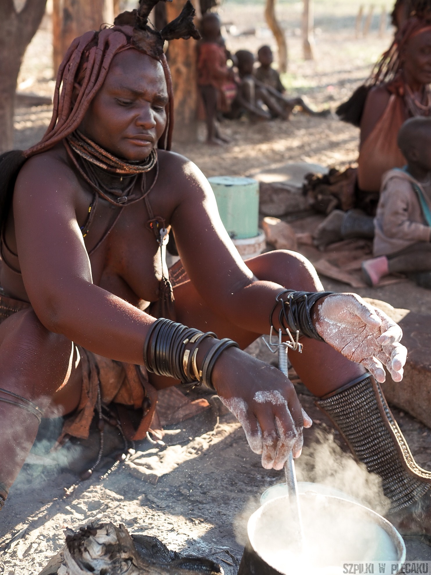 Himba - Namibia - Szpilki w plecaku