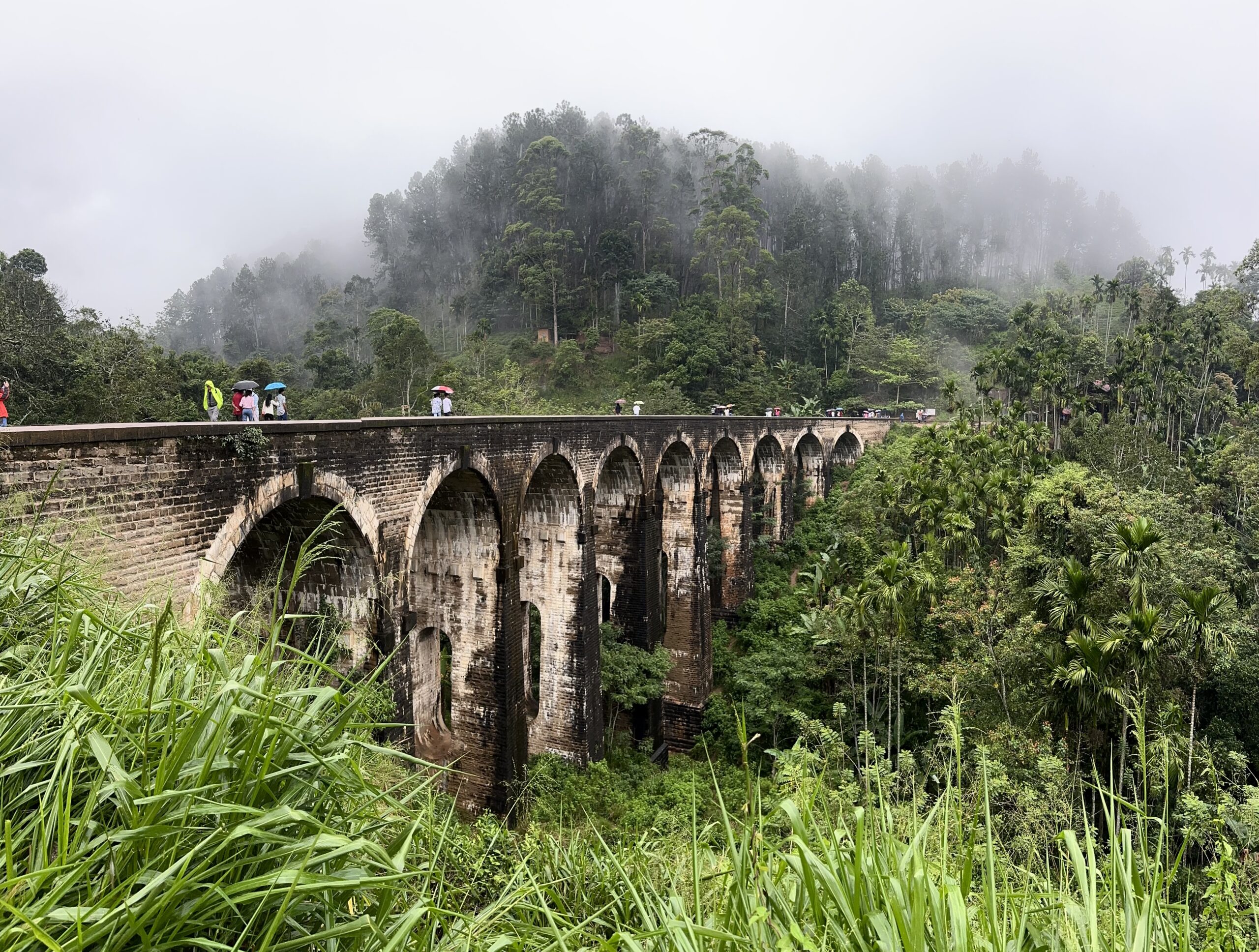 Prawa, przepisy i zakazy, na które musi uważać turysta podczas podróży